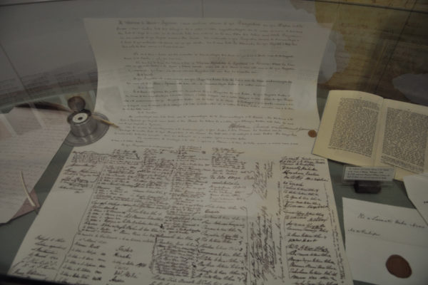 L'originale del documento con cui i capi maori si sottomisero con il Trattato di Waitangi (1840) alla Corona britannica.