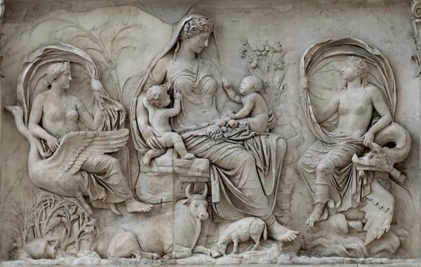 Rilievo con la Saturnia Tellus