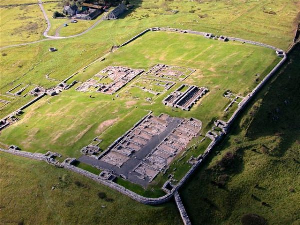 Veduta aerea del forte di Vercovicium presso Housesteads (Gran Bretagna), 128 d.C.