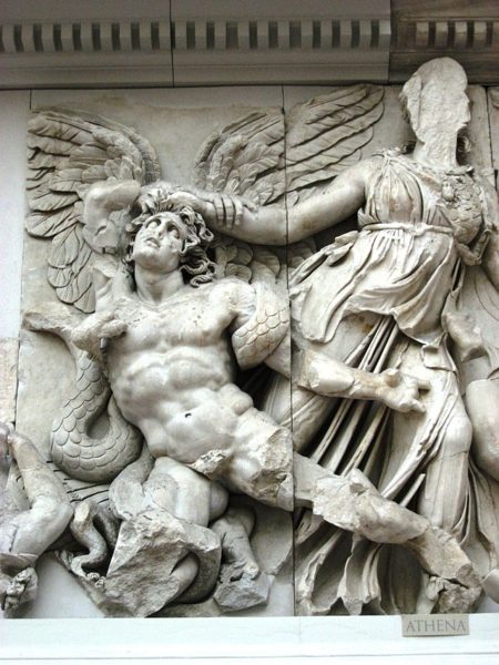 "Atena atterra il gigante Alcioneo", dal Grande fregio dell'Altare di Pergamo, Berlino, Pergamonmuseum