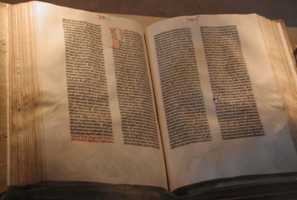 La Bibbia di Gutenberg conservata presso la Biblioteca del Congresso degli USA