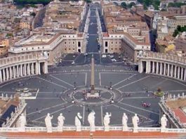 Veduta della Piazza San Pietro Roma, verso Via della Conciliazione