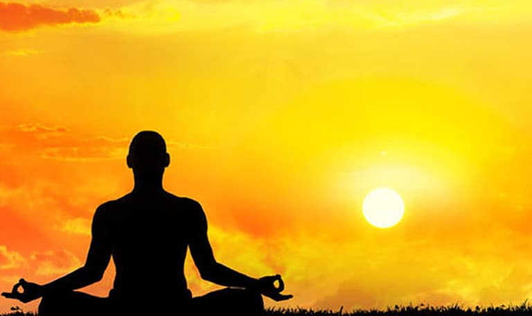 Lo yoga cos'è e a cosa serve, spiegato semplice