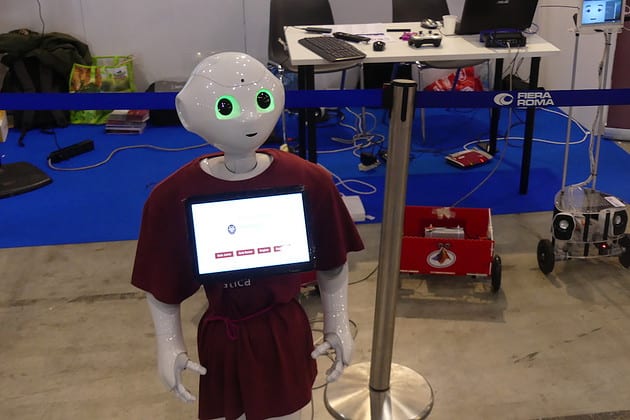 Pepper: Social Robot umanoide che parla e comprende il linguaggio umano