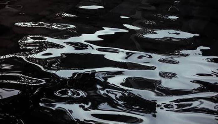 Di Che Colore è Il Petrolio