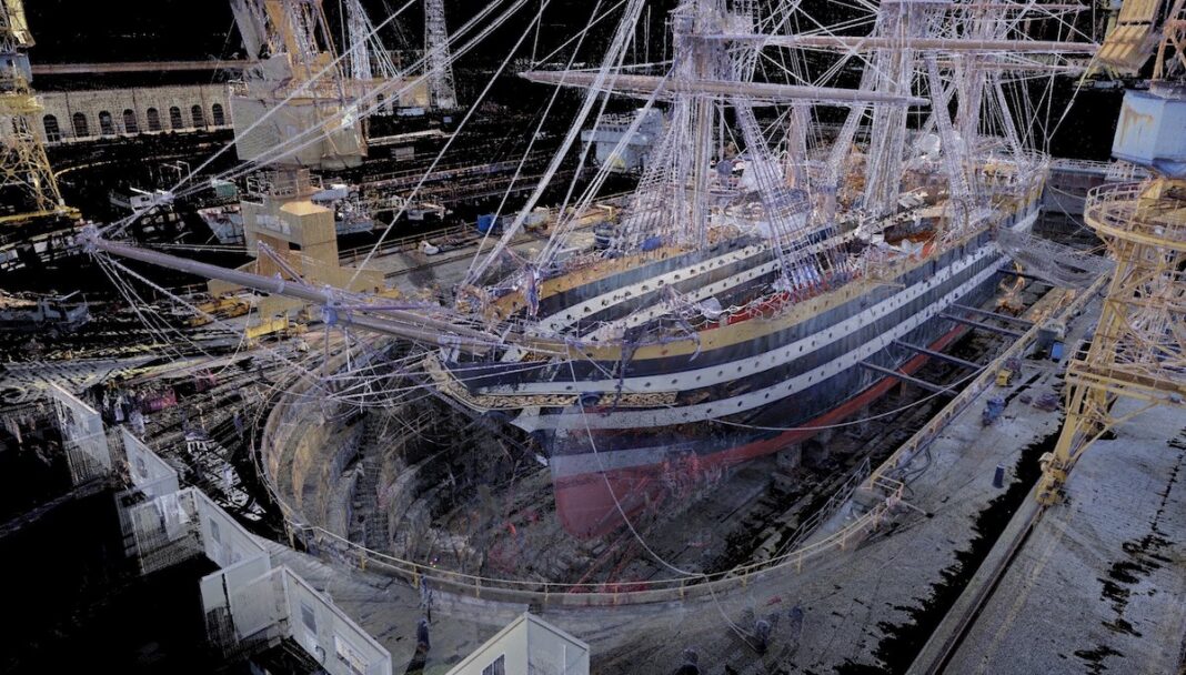 Gemello digitale: una nuvola di punti ottenuta dal rilevamento laser scanner del veliero Amerigo Vespucci in bacino di carenaggio