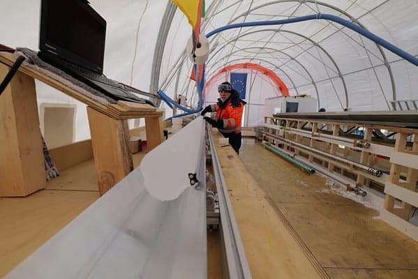 La carota di ghiaccio estratta con elementi radioattivi